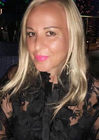 25P Elegant classy slut