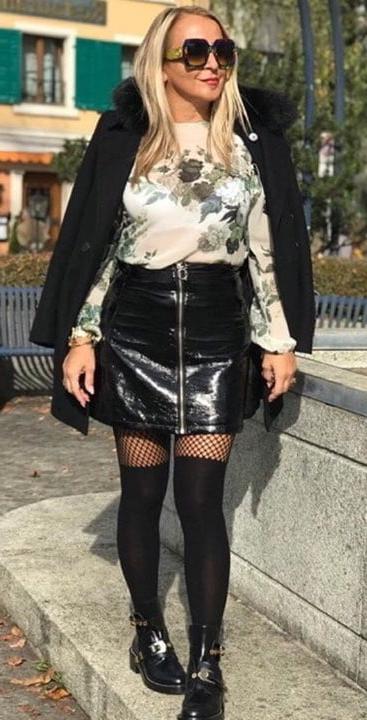 25P Elegant classy slut