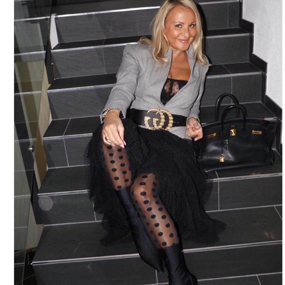25P Elegant classy slut