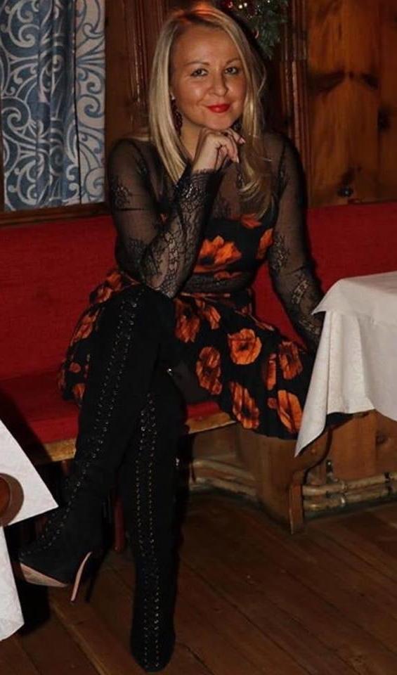 25P Elegant classy slut