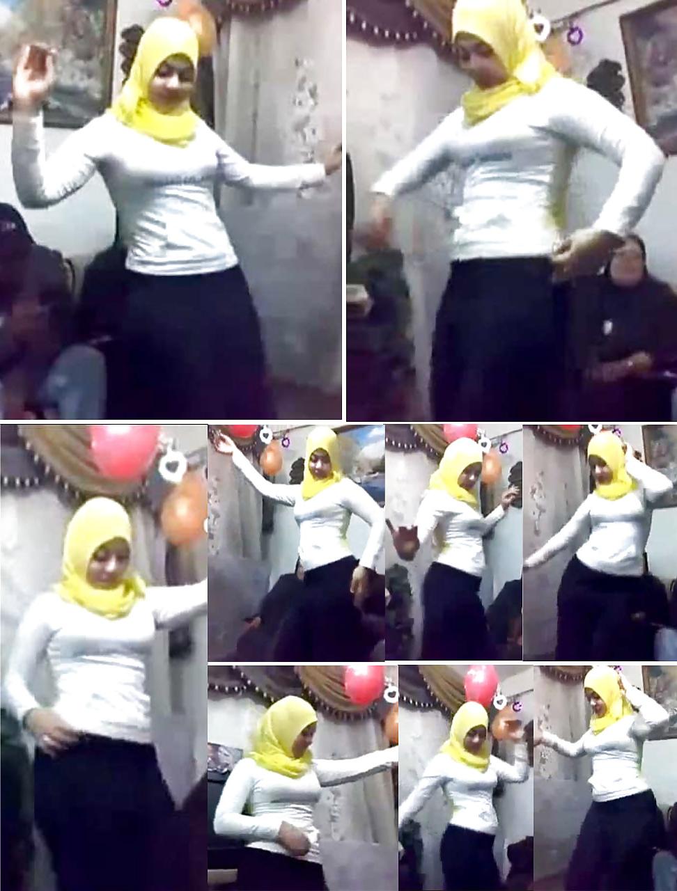9P Dancing hijab girl
