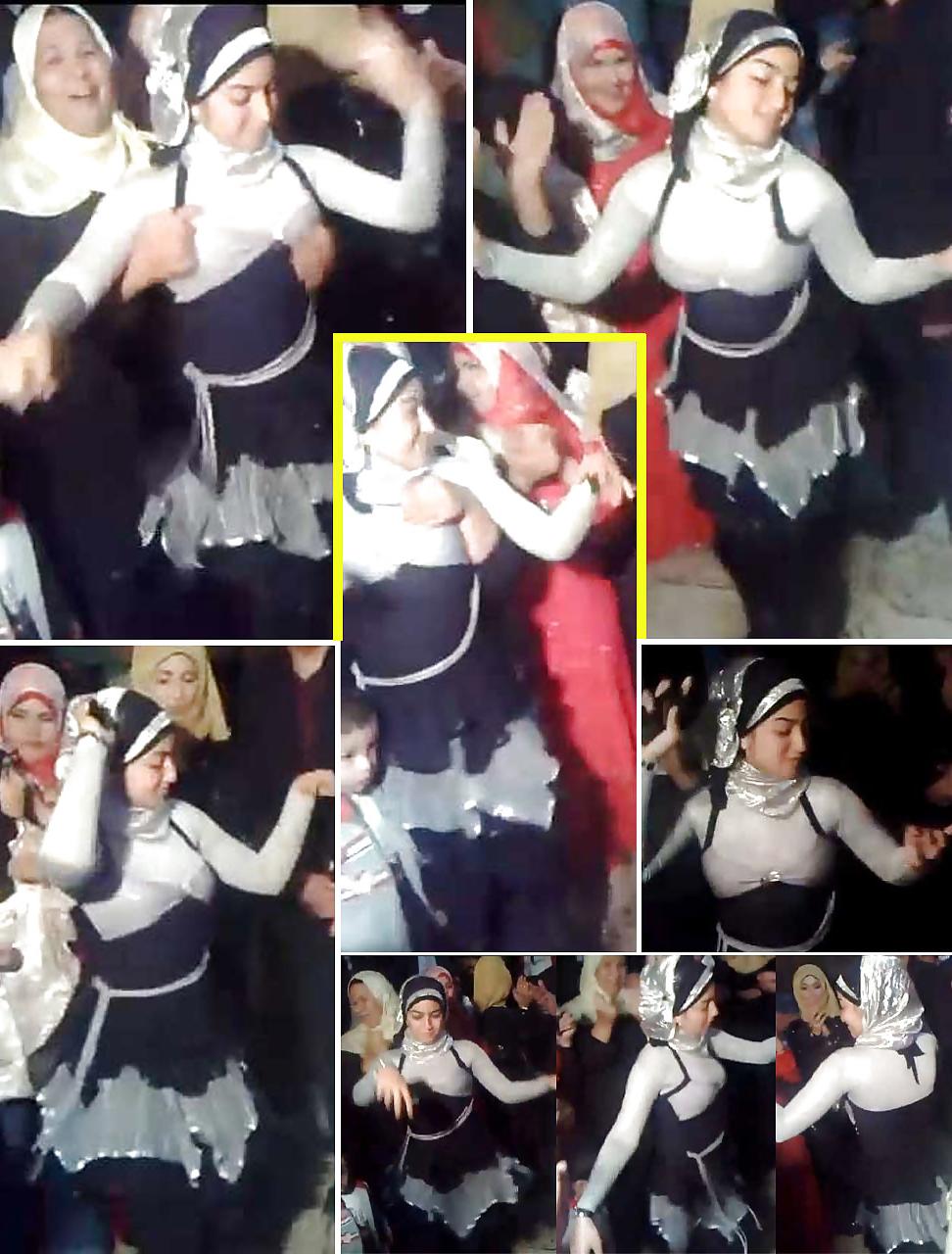 9P Dancing hijab girl