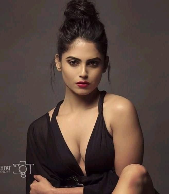 11P Gorgeous indian women
