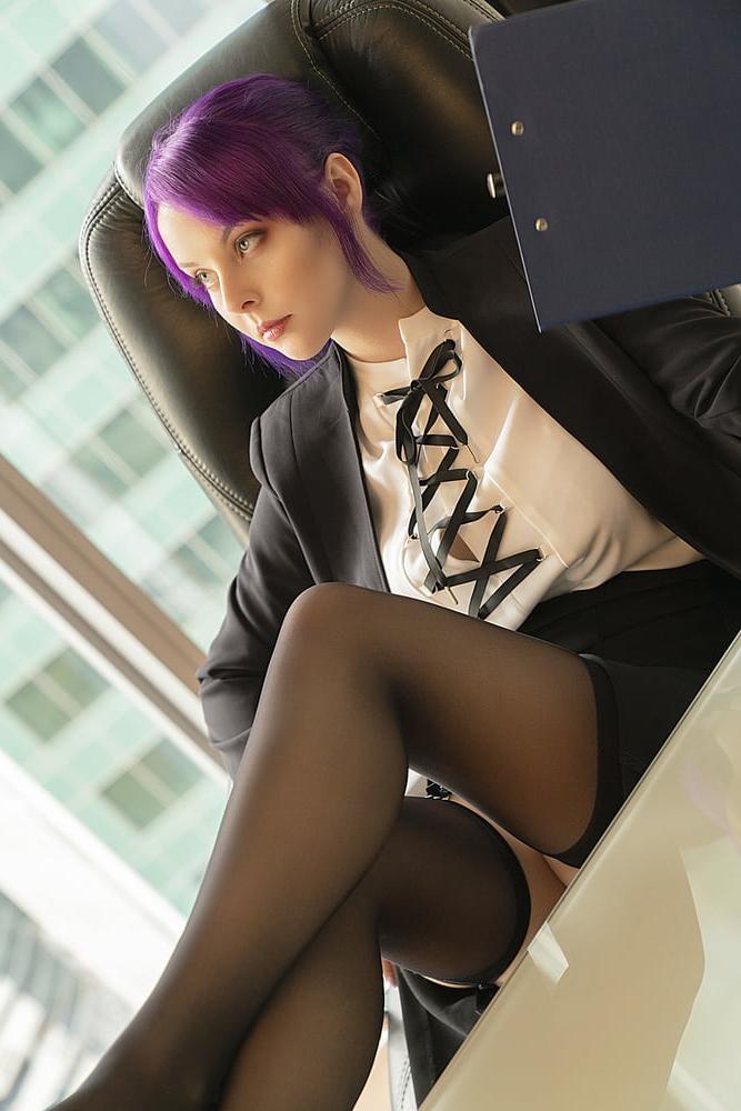 19P DHM - Office Lady