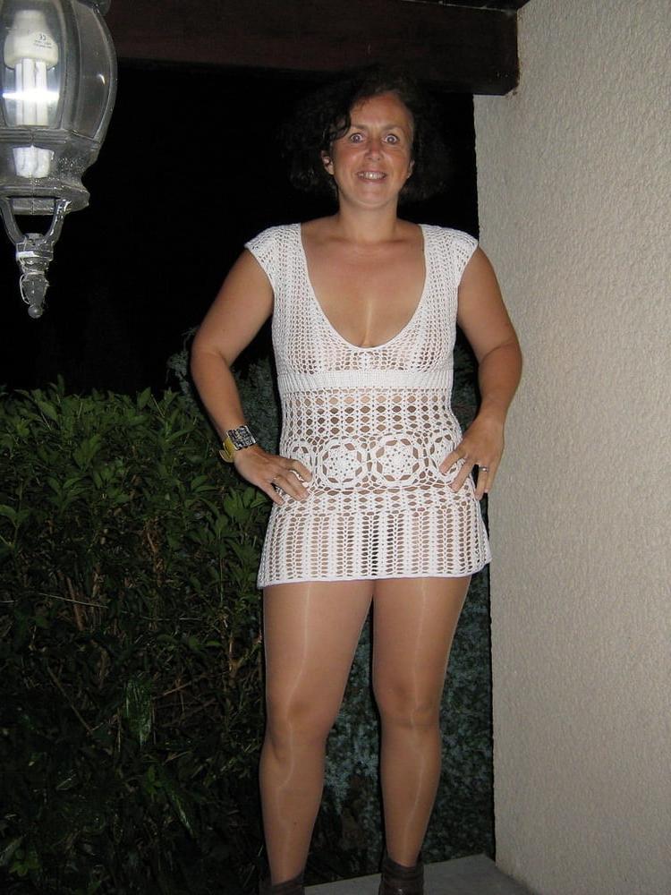 25P Sexy Grandma Spread her Legs 16