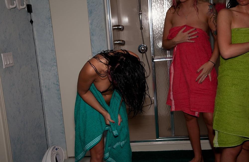 25P A refreshing nudist shower
