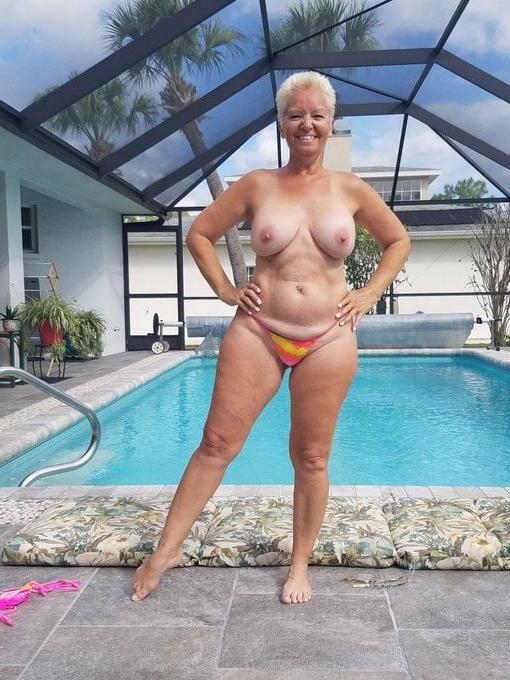 21P Sexy grandma in bikini