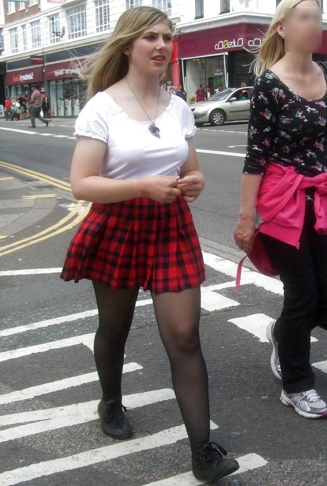 25P pantyhose in public 4