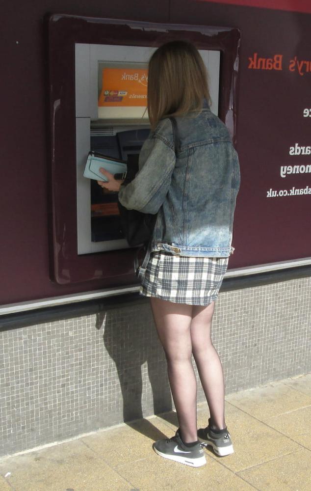 25P pantyhose in public 4