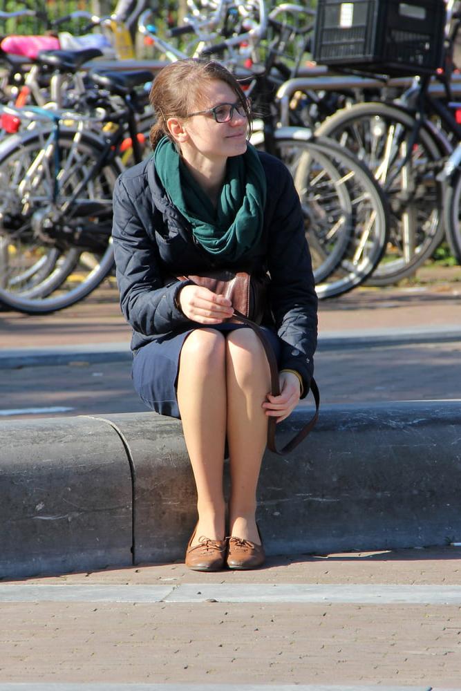 25P pantyhose in public 3