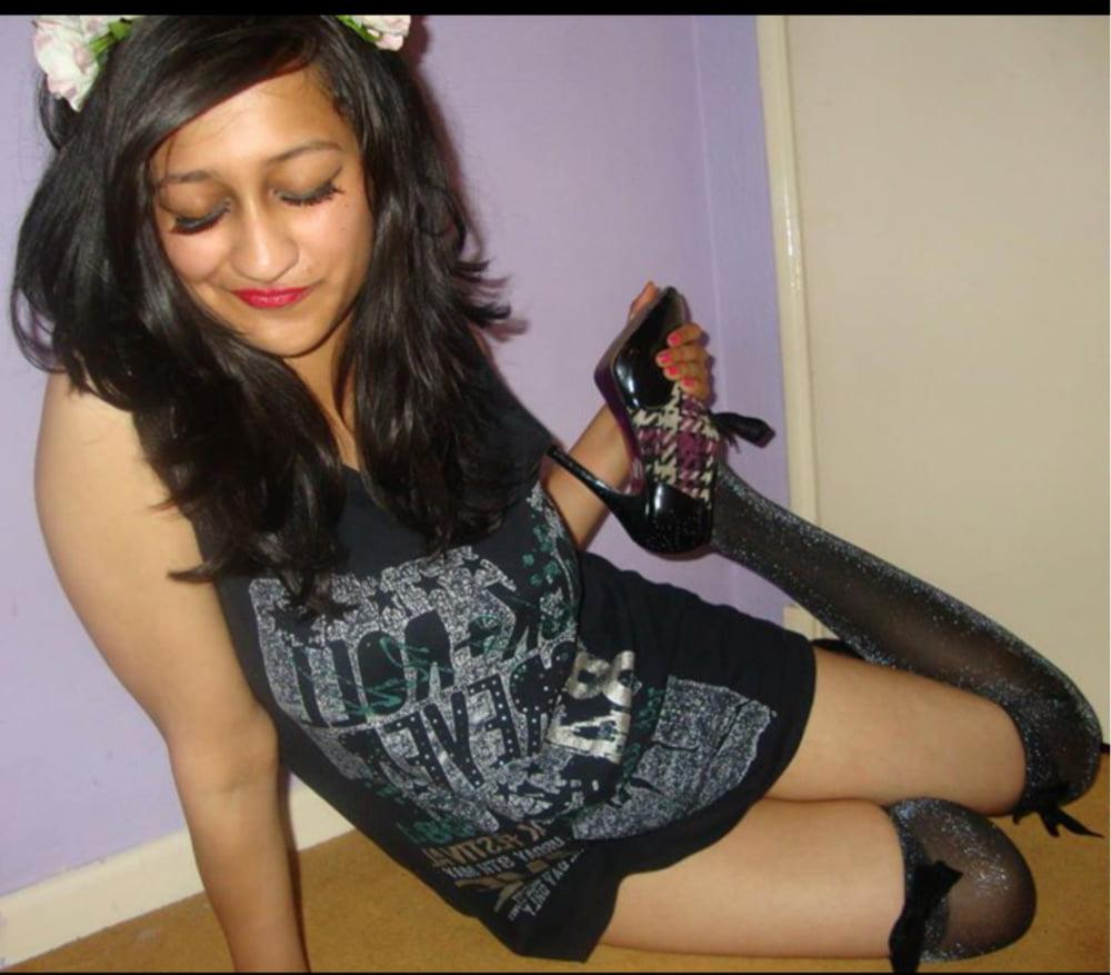 19P Sexy Alt Paki Girl with drag makeup fetish - Comment 4 more