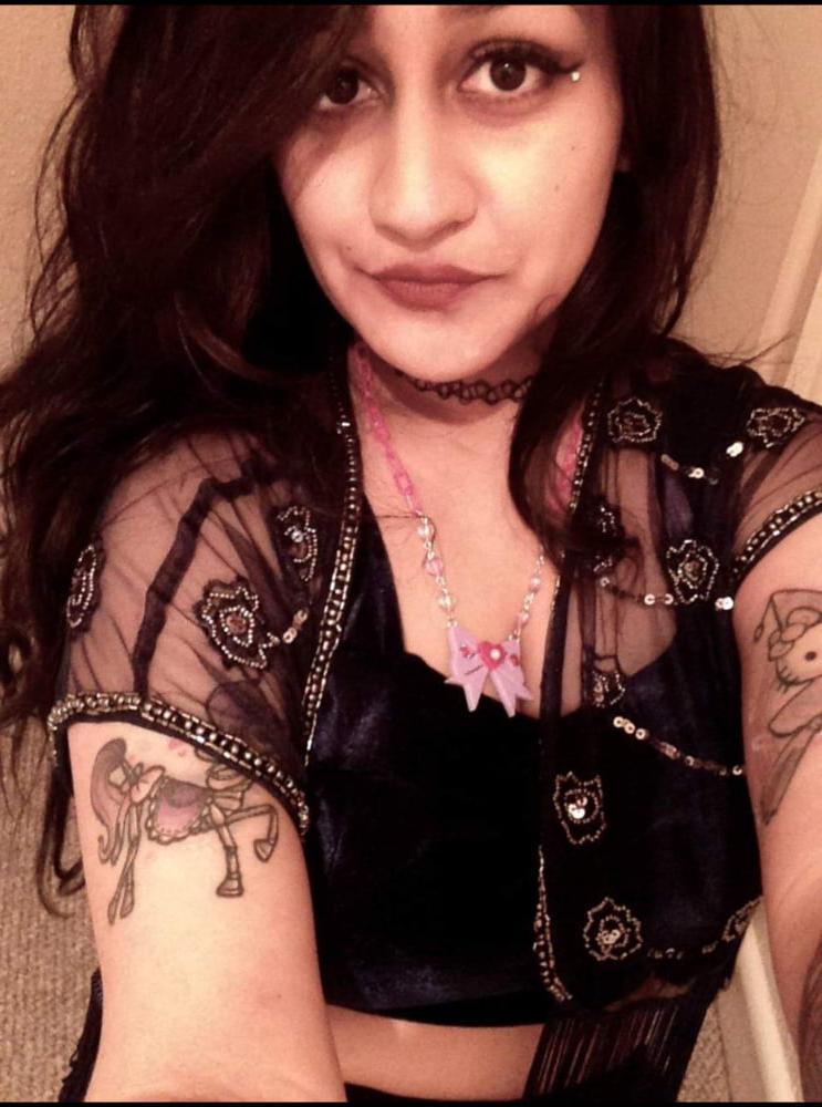 19P Sexy Alt Paki Girl with drag makeup fetish - Comment 4 more