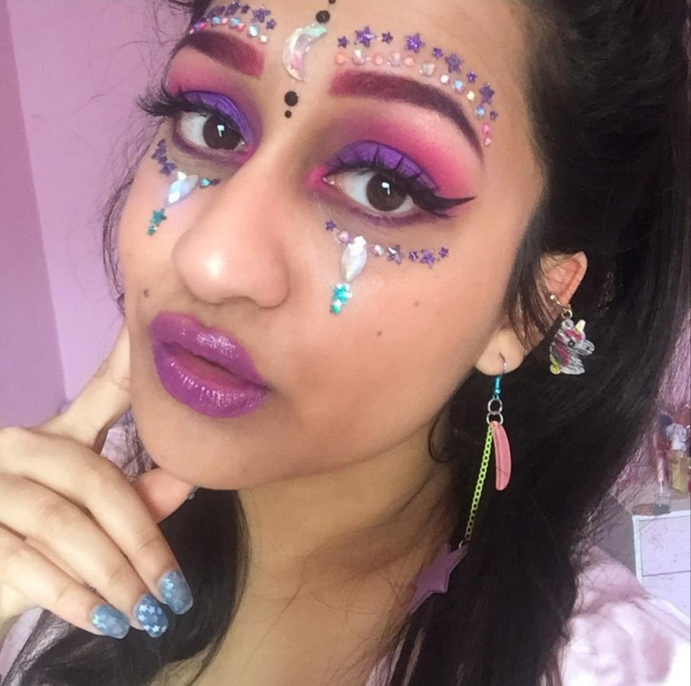 19P Sexy Alt Paki Girl with drag makeup fetish - Comment 4 more