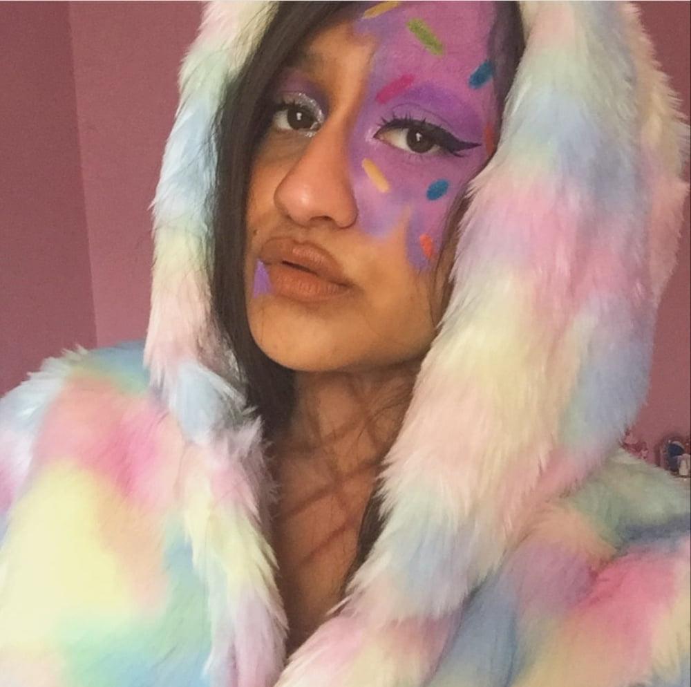 19P Sexy Alt Paki Girl with drag makeup fetish - Comment 4 more