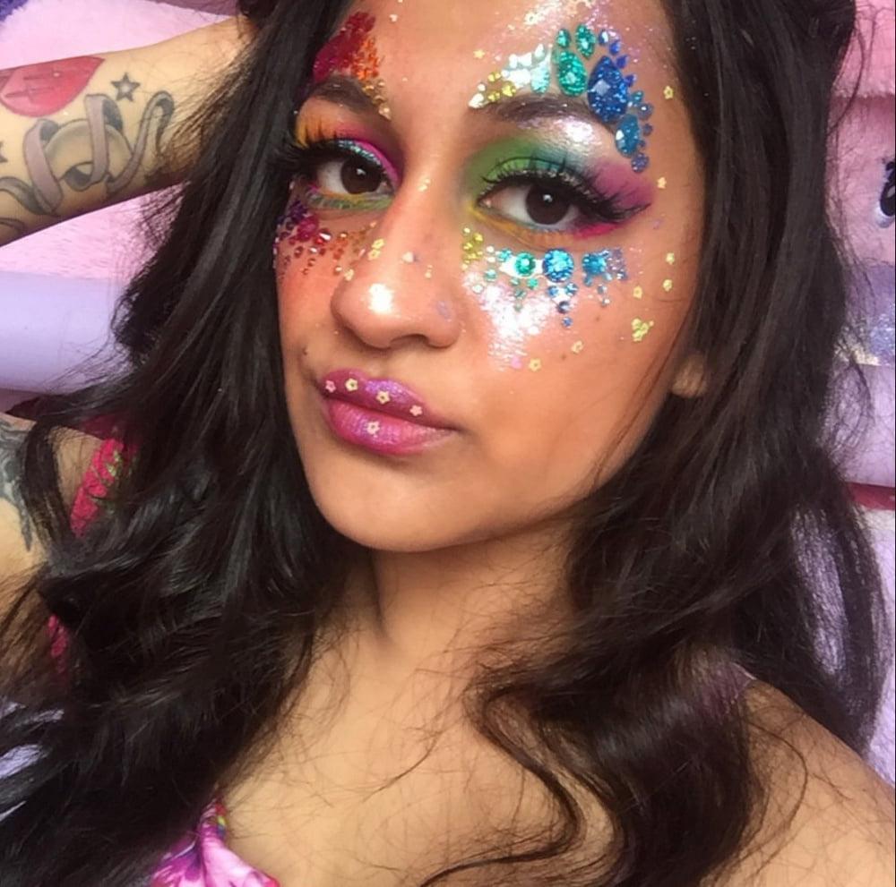 19P Sexy Alt Paki Girl with drag makeup fetish - Comment 4 more