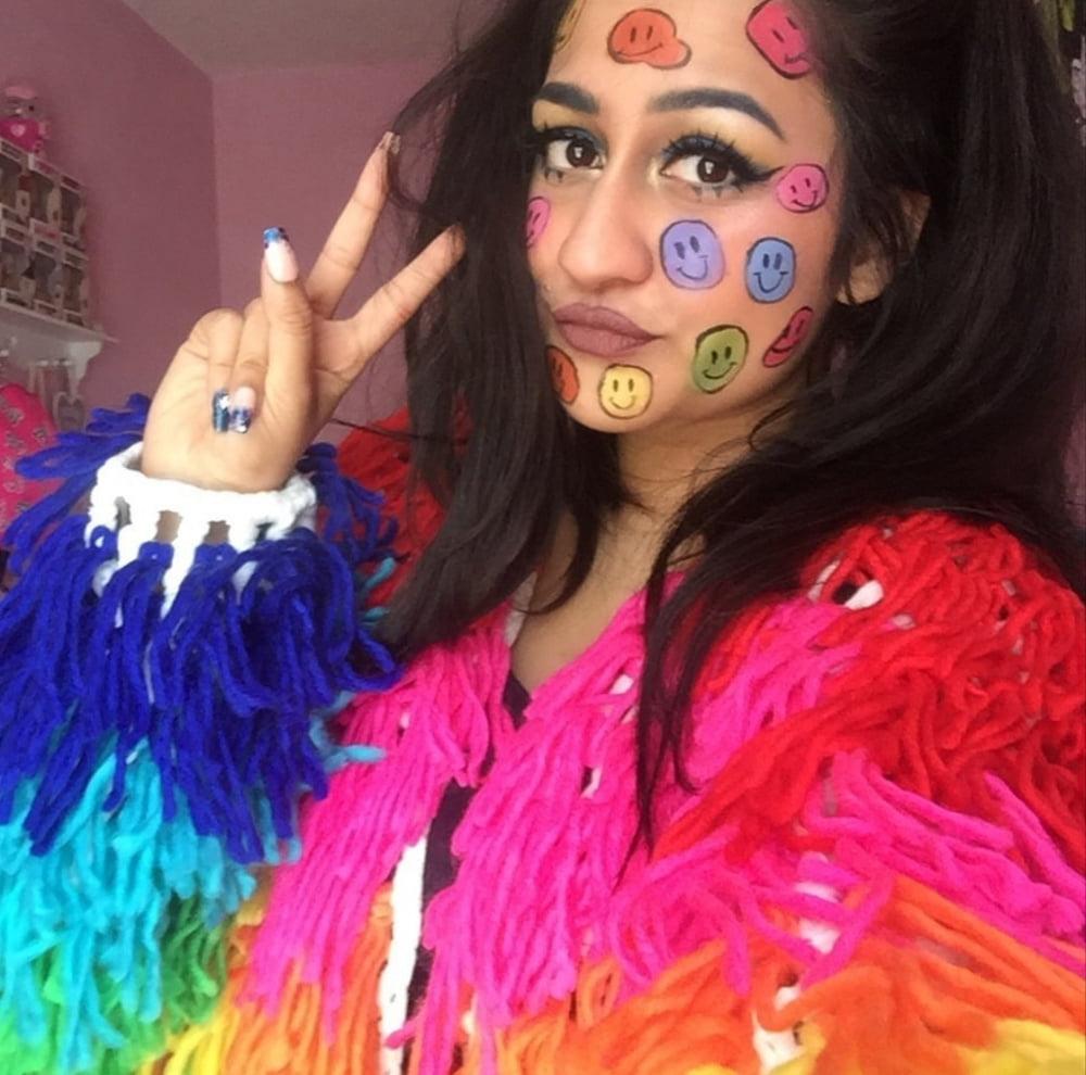 19P Sexy Alt Paki Girl with drag makeup fetish - Comment 4 more