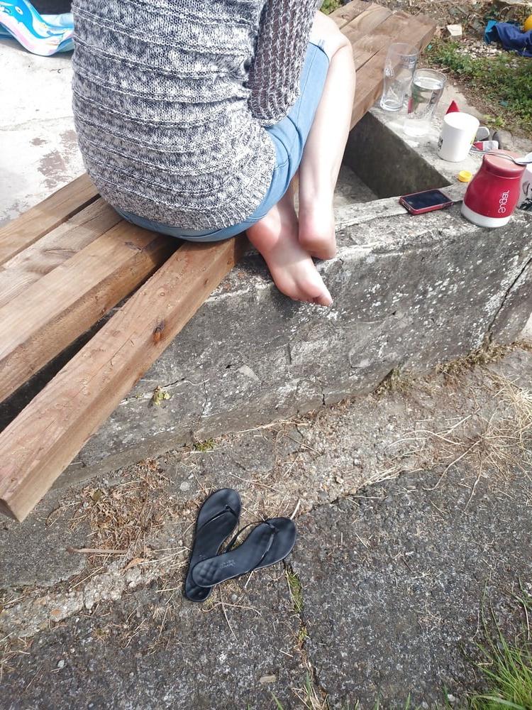15P Feet, sandals and rich asses