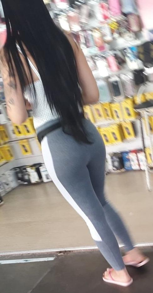 15P Feet, sandals and rich asses