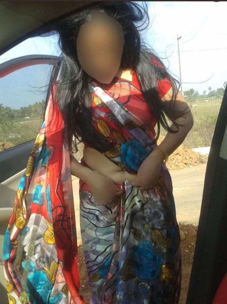 22P Indian Aunty In Public