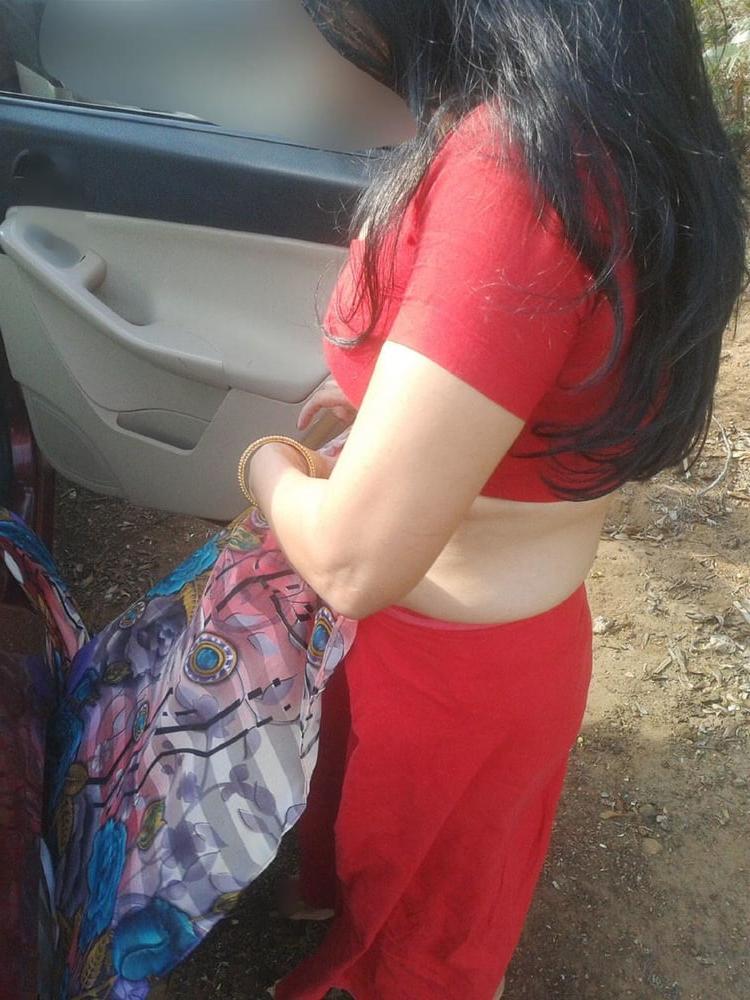 22P Indian Aunty In Public
