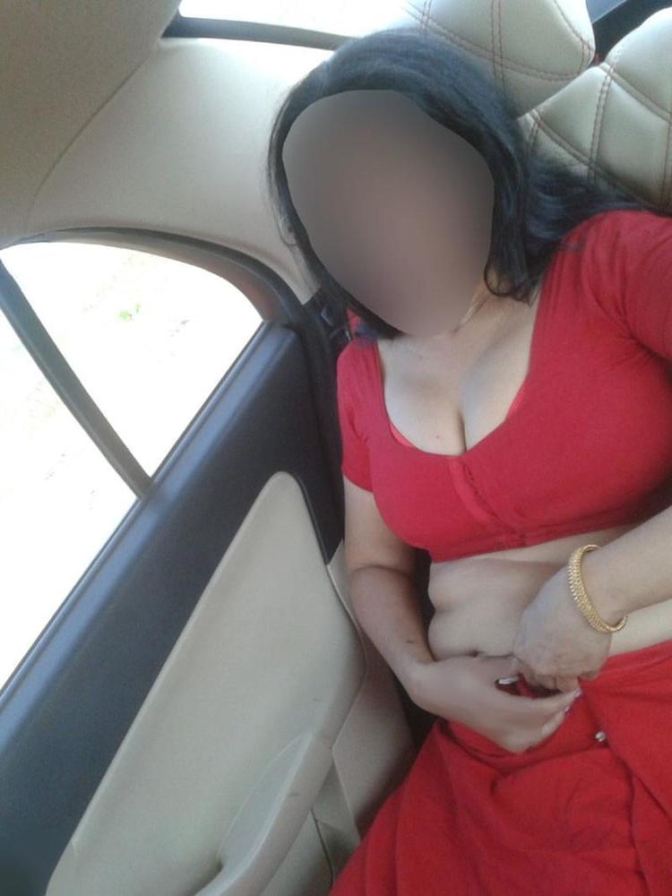 22P Indian Aunty In Public