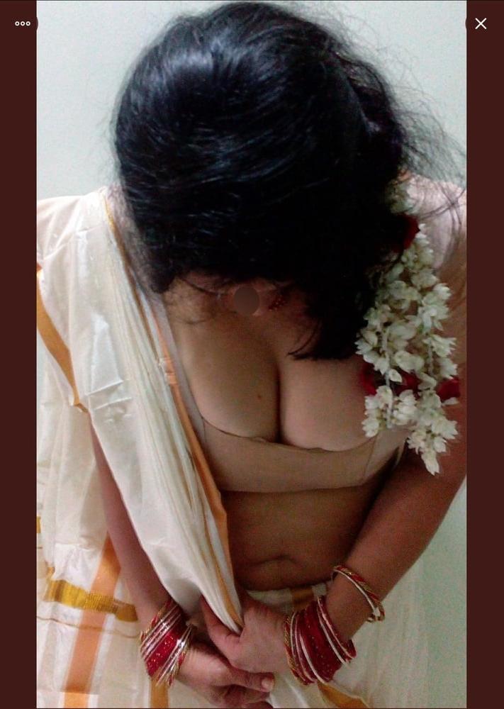 22P Indian Aunty In Public