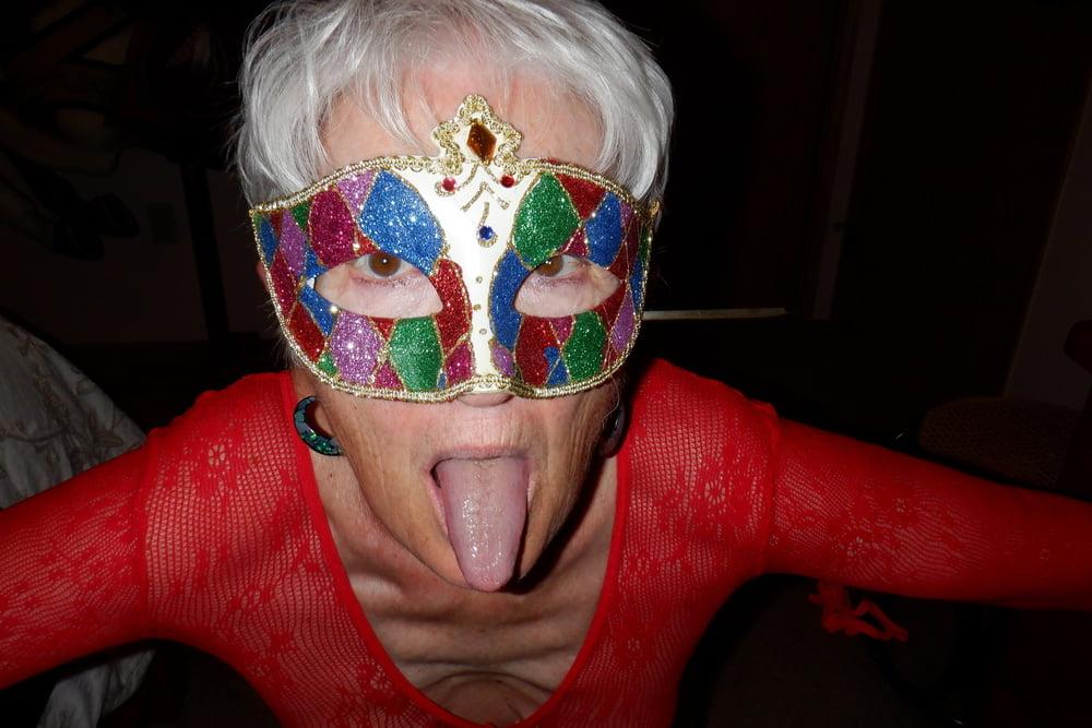 11P Red Hot Pussy