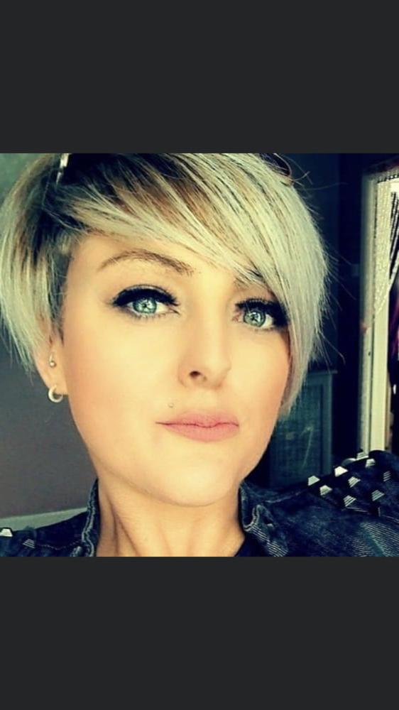 15P Short hair blonde babe