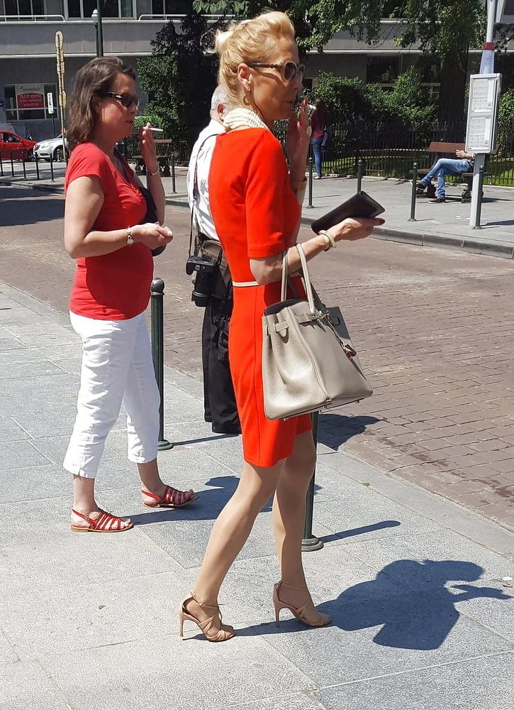 22P pantyhose in public 2