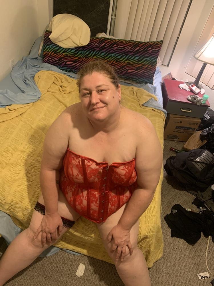 25P Redhead in red