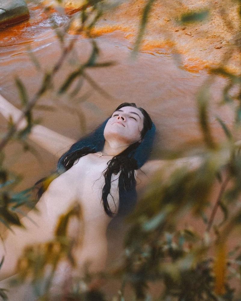 25P 0845 Nature and women nude