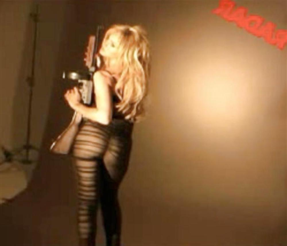 23P Lindsay Lohan - See thru, nip slip, upskirt