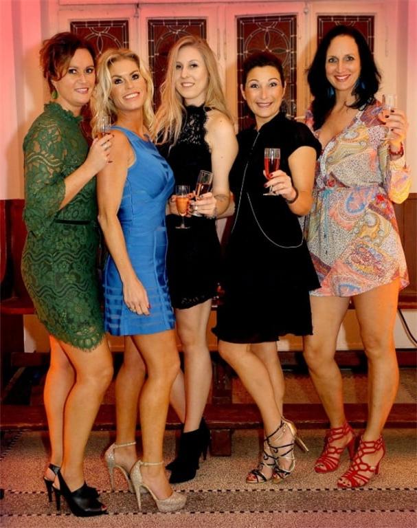 25P Who do you fuck, rich wives