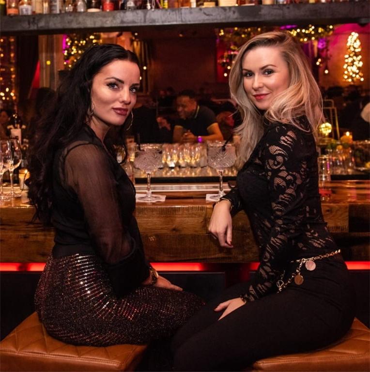 25P Who do you fuck, rich wives
