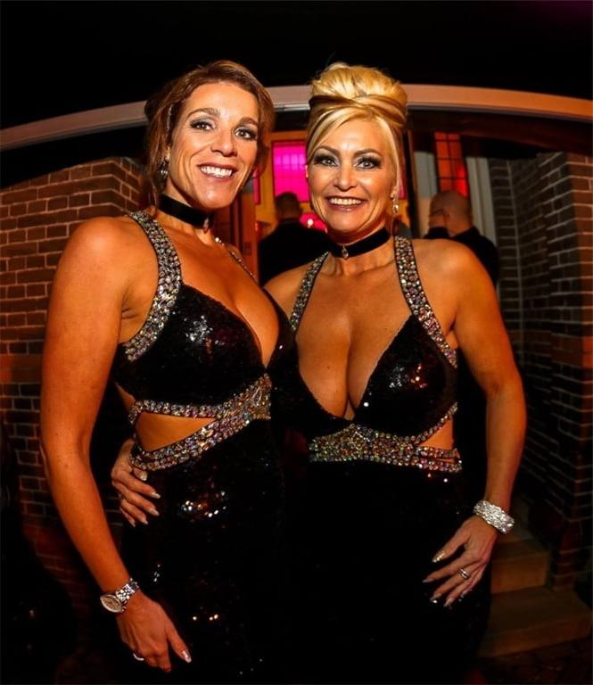 25P Who do you fuck, rich wives