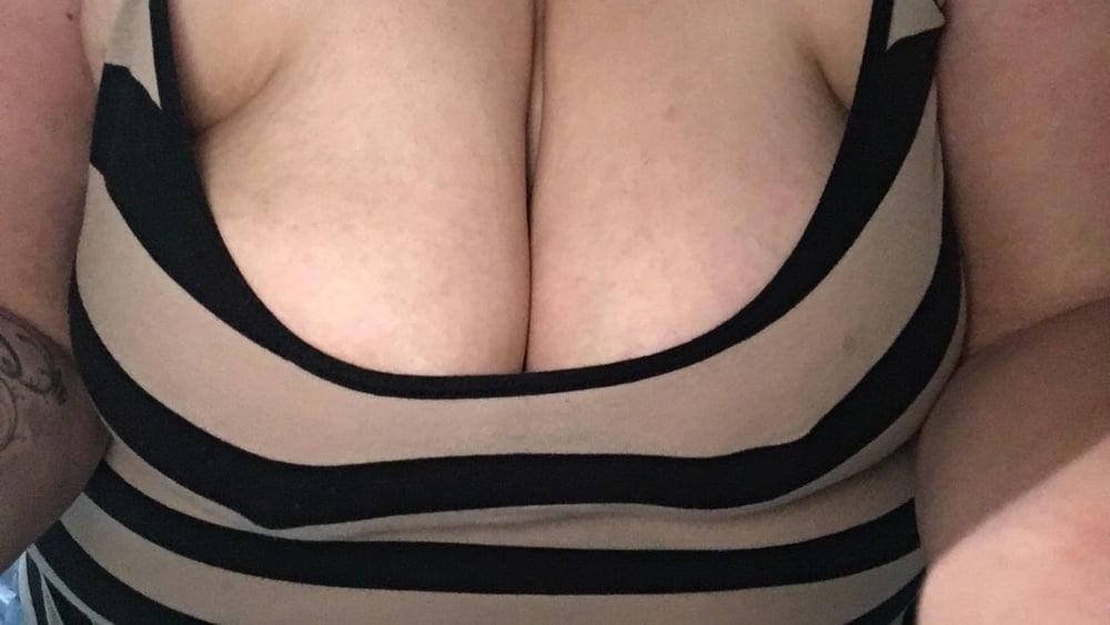 25P My cleavage collection love my boobs