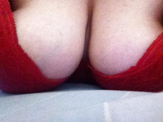 25P My cleavage collection love my boobs