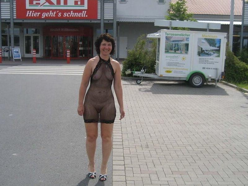 25P German nude in public