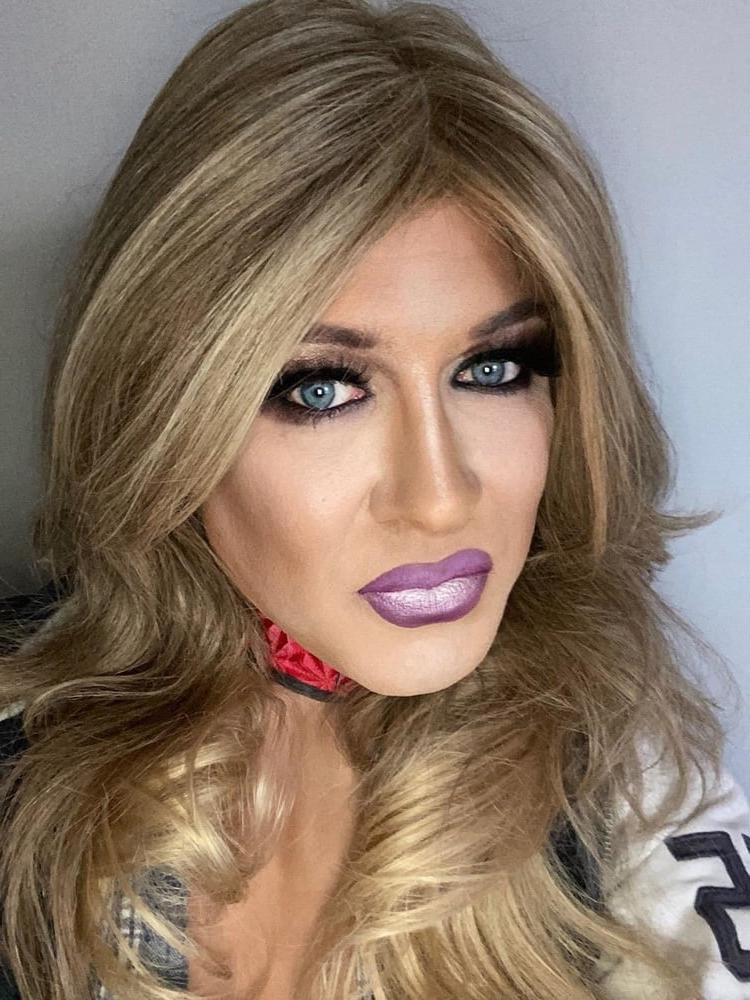 25P Makeup fetish 73