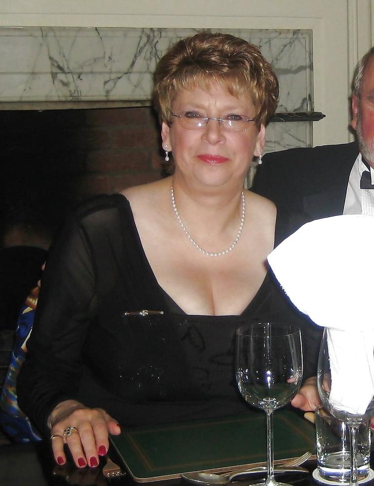 25P Help. Im addicted 2 granny cleavage 2