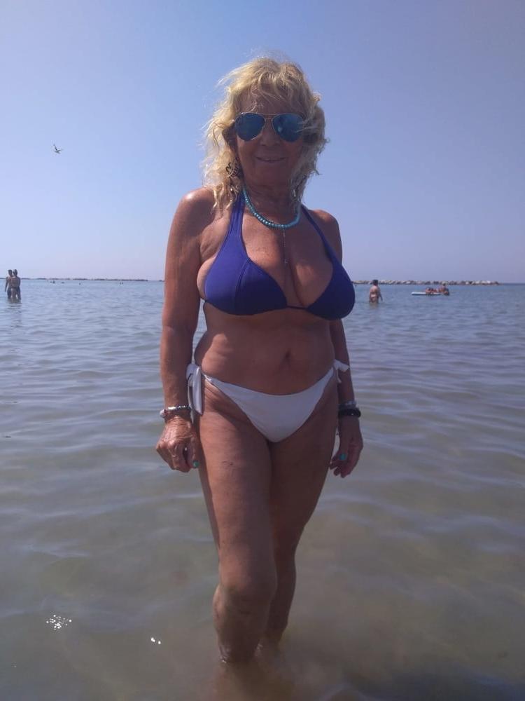 25P sexy grandma in bikini 2