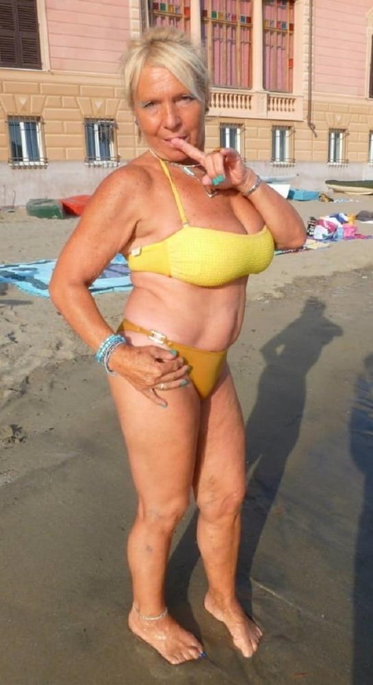 25P sexy grandma in bikini 2
