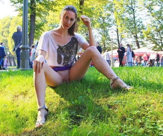 25P nude in public 2
