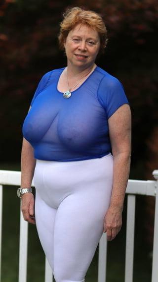 20P Mature ladies braless cleavage ponies 192