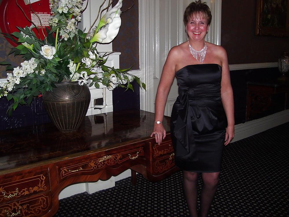 10P Classy&amp;elegant hot bodied granny