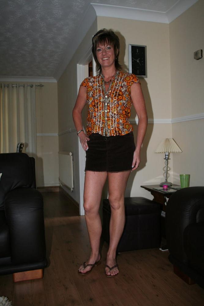 25P naughty milf