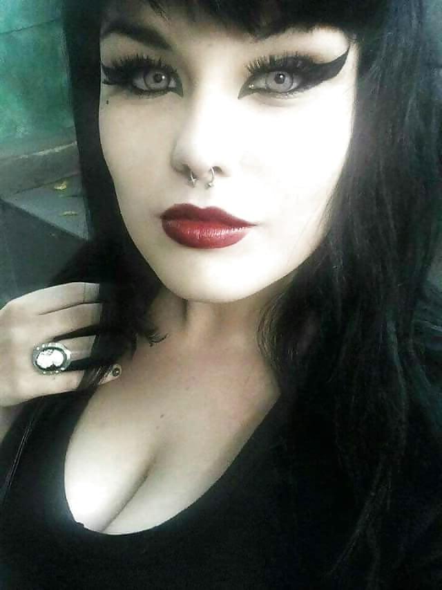 25P Fetish Makeup 6