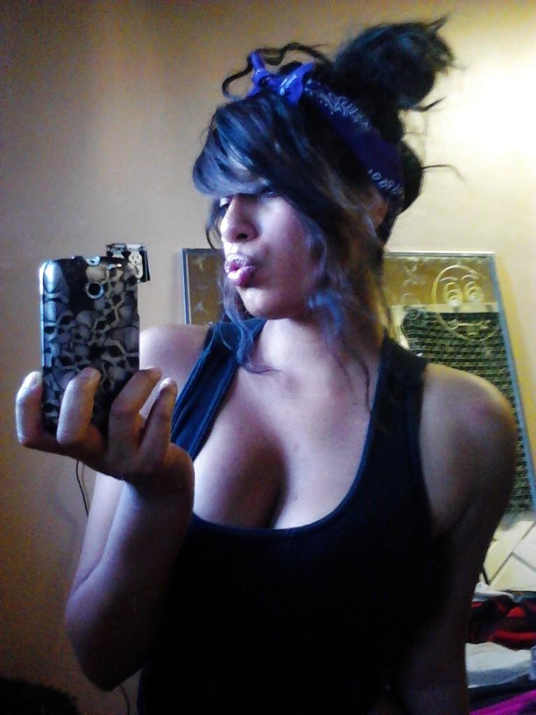 13P Gorgeous Latina MILF