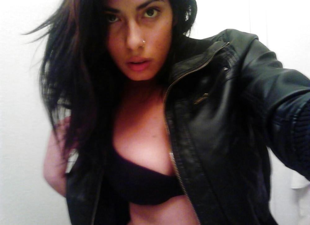 13P Gorgeous Latina MILF