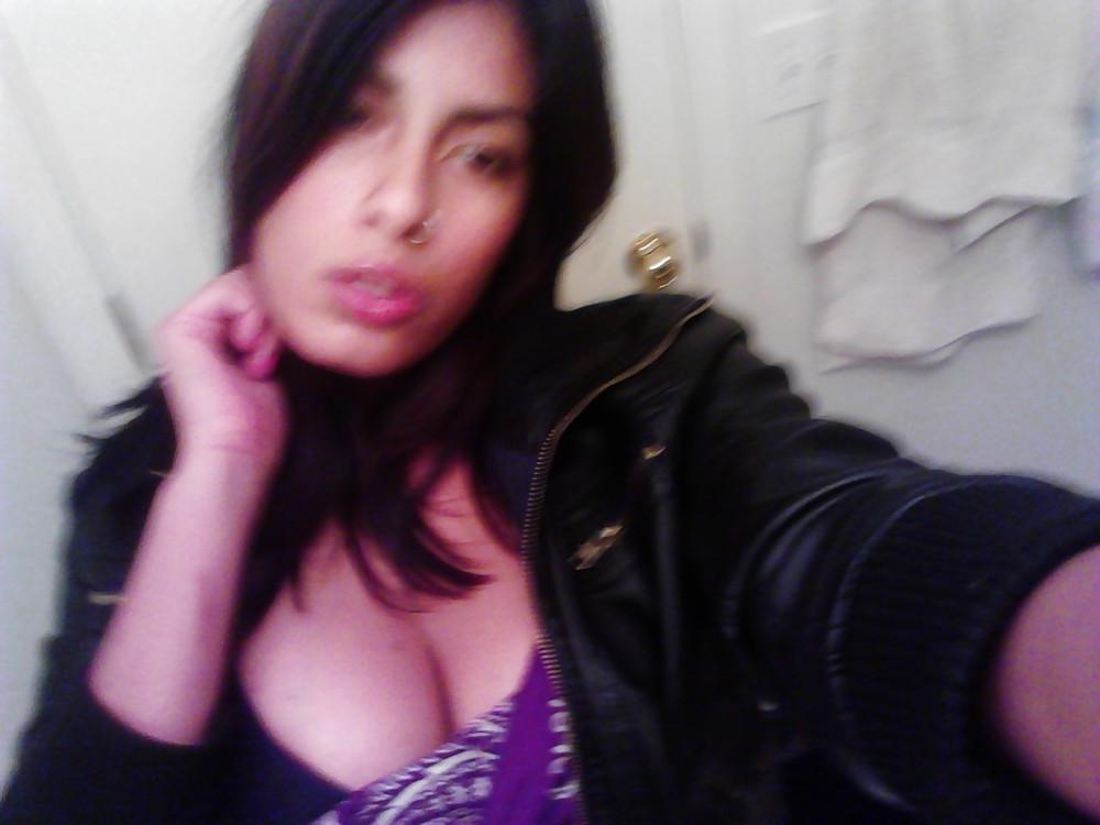 13P Gorgeous Latina MILF